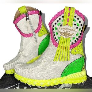 El Vaquero - Phoebe Kalahari Leather Moccasin Boots / Size 37 (7) / Neon Fluoro